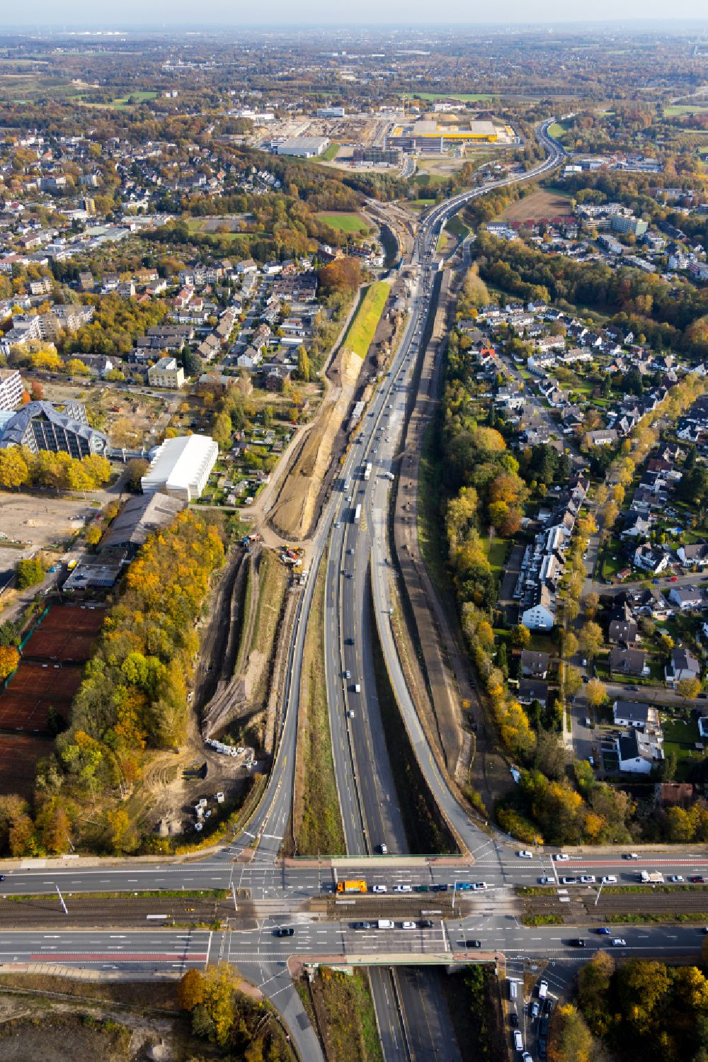 Luftbild Bochum - Brückenbauwerk entlang der Universitätsstraße und Verlauf der Autobahn BAB 448 in Bochum im Bundesland Nordrhein-Westfalen, Deutschland