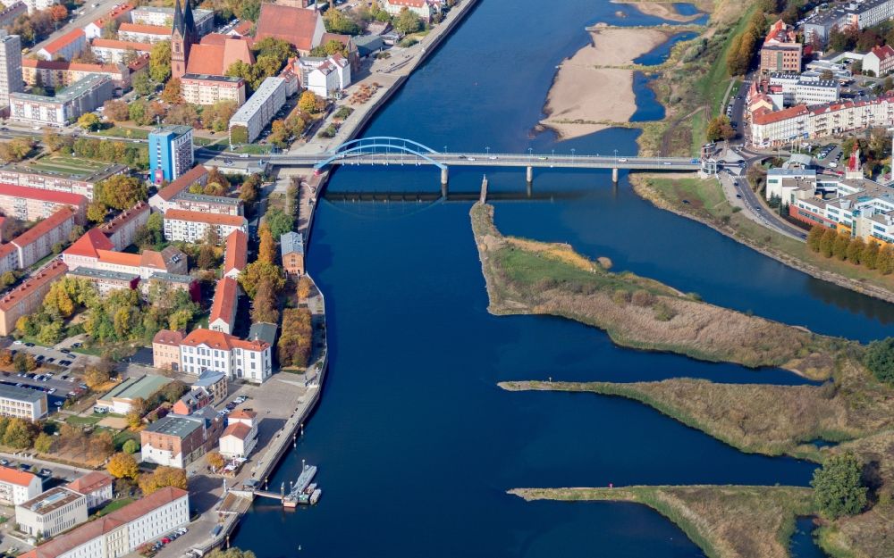 Luftbild Slubice - Brückenbauwerk entlang der B5 zwischen Frankfurt / Oder und Slubice in lubuskie, Polen