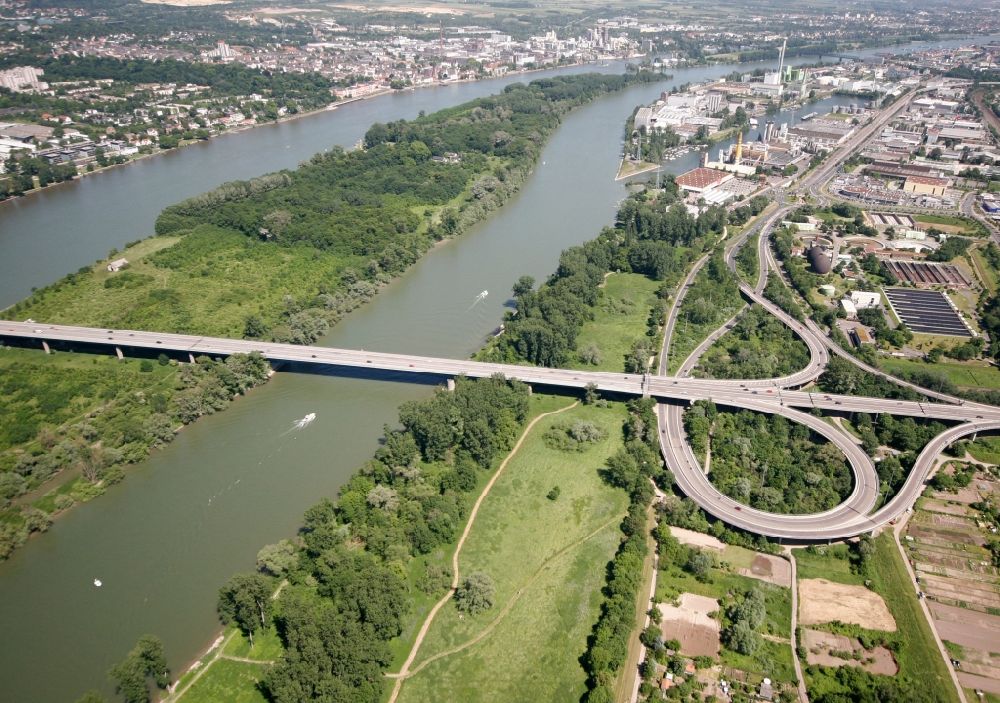 Luftbild Mainz Mombach - Brückenbauwerk Schiersteiner Brücke an der Autobahn BAB 643 bei Mainz Mombach im Bundesland Rheinland-Pfalz
