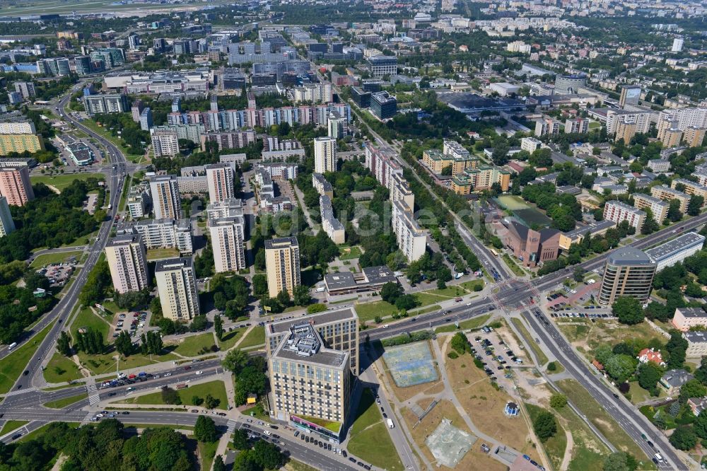 Warschau Mokotow von oben - Büro- und Geschäfthaus- Gebäudekomplex IO-1 im Stadtteil Mokotow in Warschau in Polen