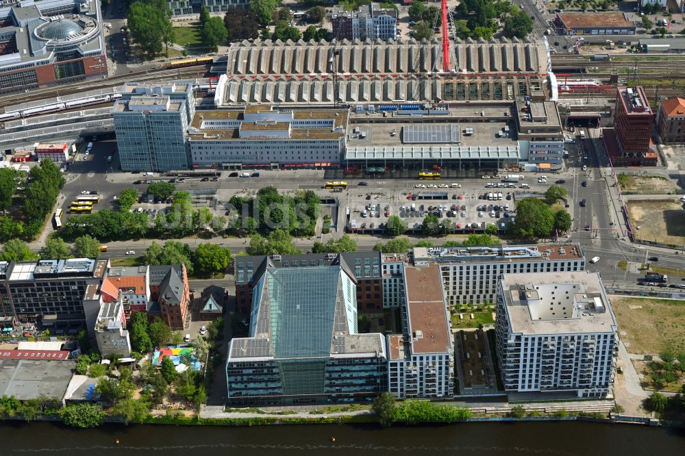 Luftaufnahme Berlin - Büro- und Geschäftshaus- Ensemble mit dem Energieforum Berlin und dem Hotel in Berlin, Deutschland
