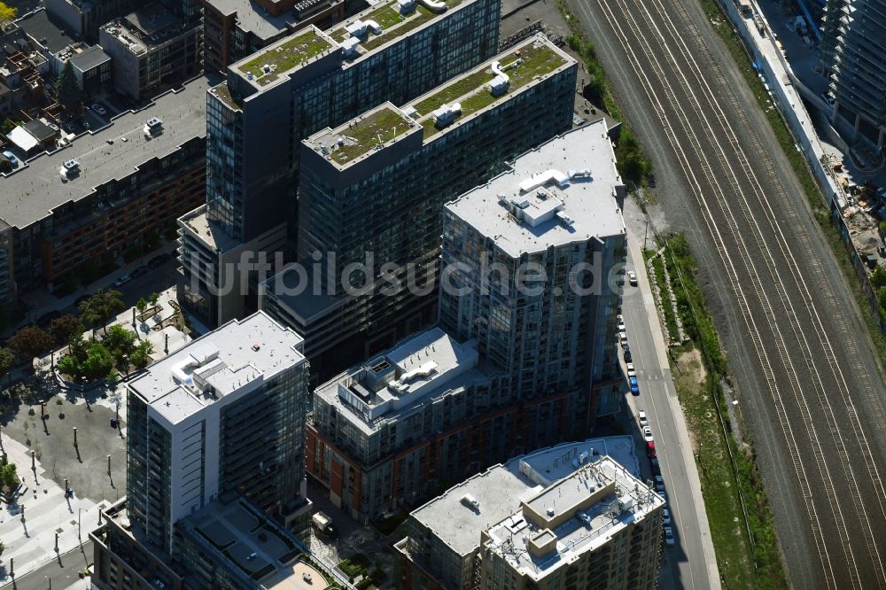 Luftaufnahme Toronto - Büro- und Geschäftshaus- Ensemble an der Sudbury Street in Toronto in Ontario, Kanada