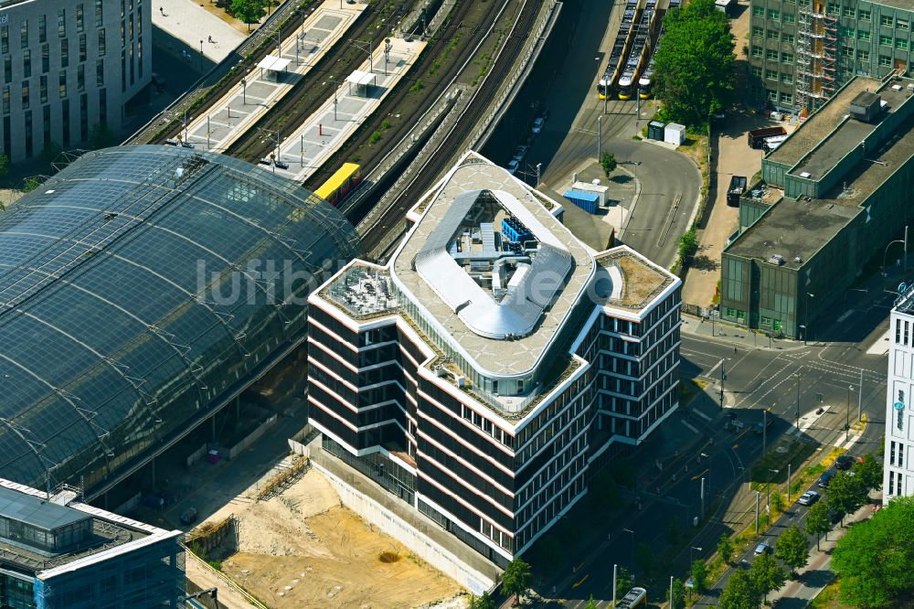 Luftaufnahme Berlin - Büro- und Geschäftshaus und Hotel Grand Central Berlin im Ortsteil Moabit in Berlin, Deutschland