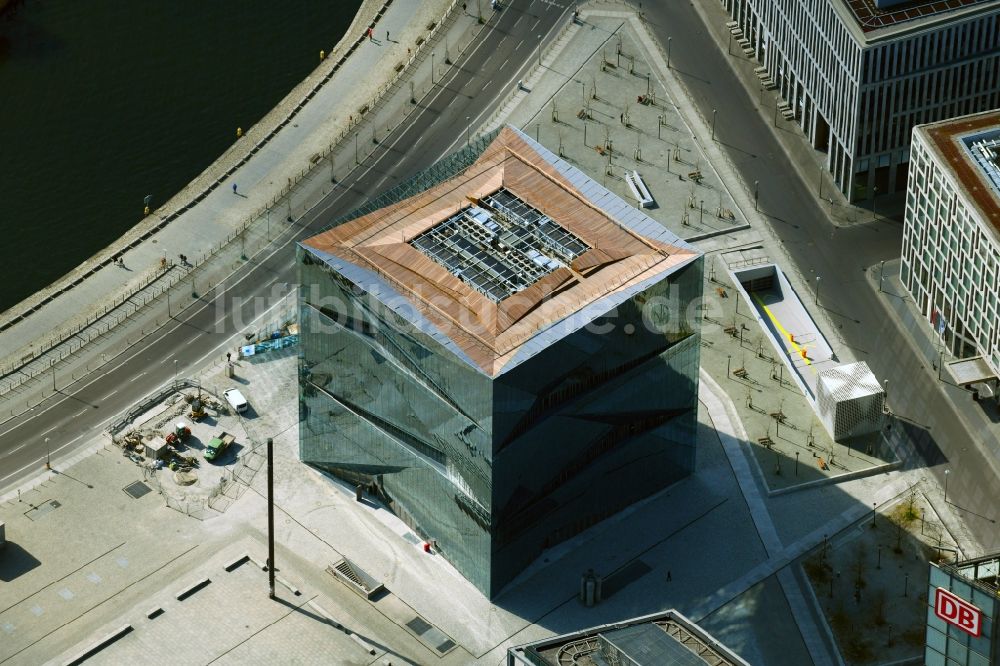 Berlin von oben - Büro- und Geschäftshauses cube berlin in Berlin, Deutschland