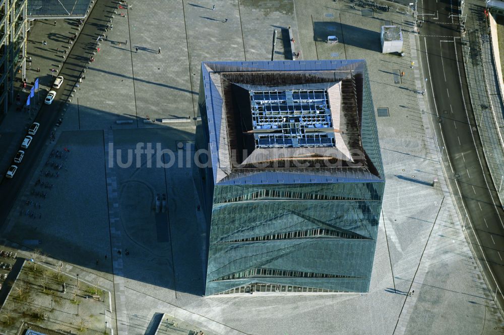 Berlin von oben - Büro- und Geschäftshauses cube berlin in Berlin, Deutschland