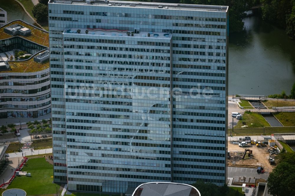 Düsseldorf aus der Vogelperspektive: Büro- Hochhaus- Gebäude Dreischeibenhaus in Düsseldorf im Bundesland Nordrhein-Westfalen, Deutschland