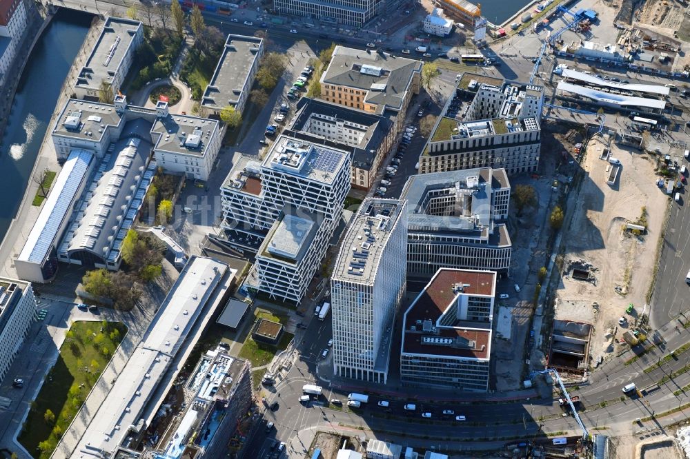 Luftaufnahme Berlin - Büro- Hochhaus Tour Total auf dem Gelände der Europacity an der Heidestraße in Berlin