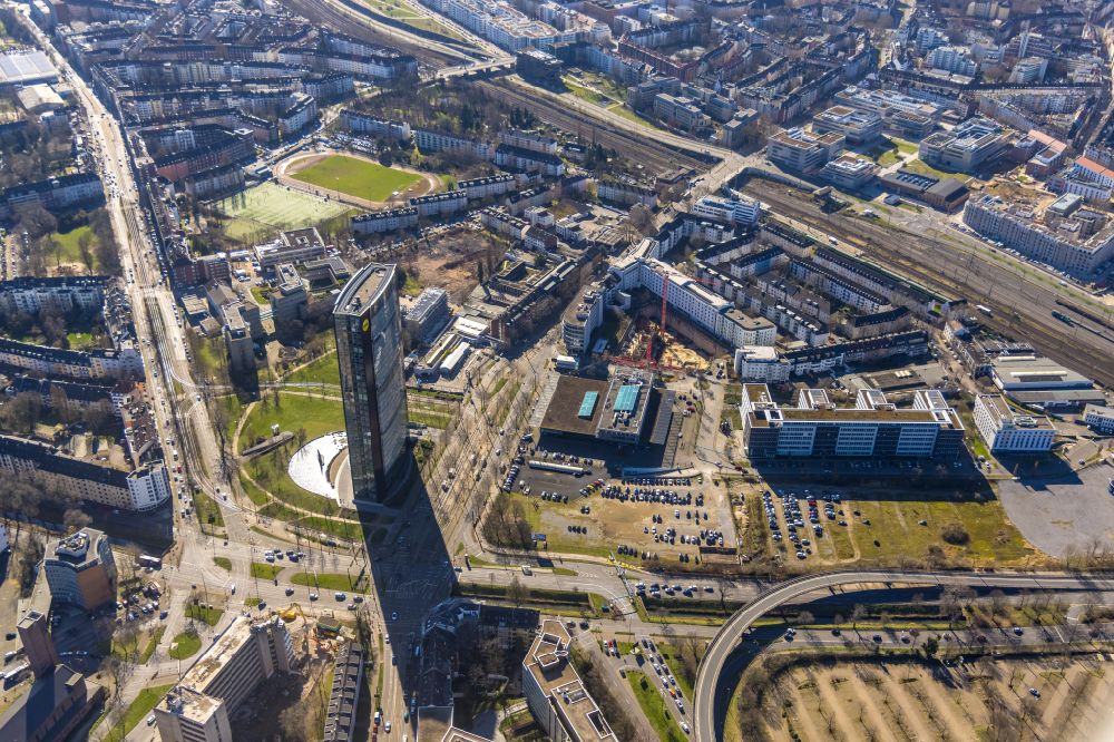 Luftbild Düsseldorf - Büro- und Unternehmensverwaltungs- Hochhaus- Gebäude ARAG-Tower in Düsseldorf im Bundesland Nordrhein-Westfalen, Deutschland