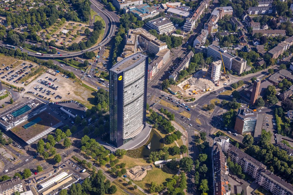 Düsseldorf aus der Vogelperspektive: Büro- und Unternehmensverwaltungs- Hochhaus- Gebäude ARAG-Tower in Düsseldorf im Bundesland Nordrhein-Westfalen, Deutschland