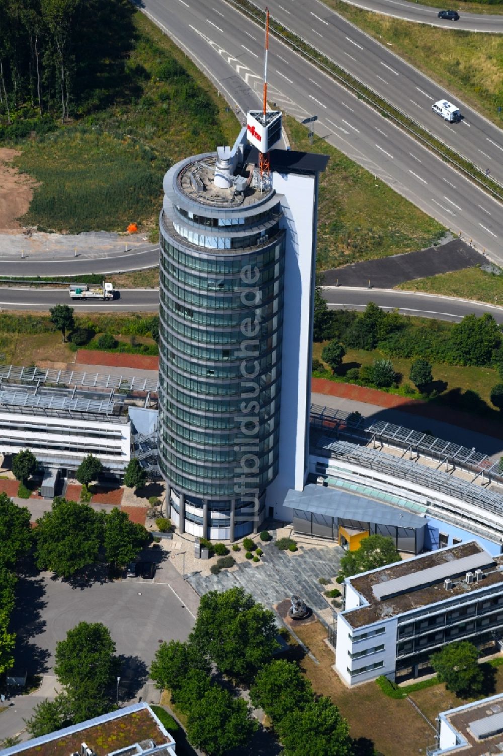 Neckarsulm von oben - Büro- und Unternehmensverwaltungs- Hochhaus- Gebäude der Fujitsu TDS GmbH in Neckarsulm im Bundesland Baden-Württemberg, Deutschland