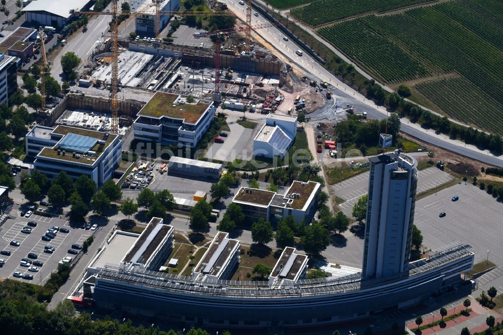 Luftbild Neckarsulm - Büro- und Unternehmensverwaltungs- Hochhaus- Gebäude der Fujitsu TDS GmbH in Neckarsulm im Bundesland Baden-Württemberg, Deutschland