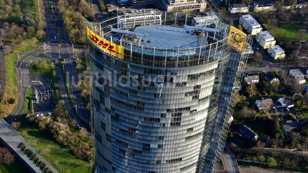 Bonn aus der Vogelperspektive: Büro- und Unternehmensverwaltungs- Hochhaus- Gebäude Post Tower in Bonn im Bundesland Nordrhein-Westfalen, Deutschland