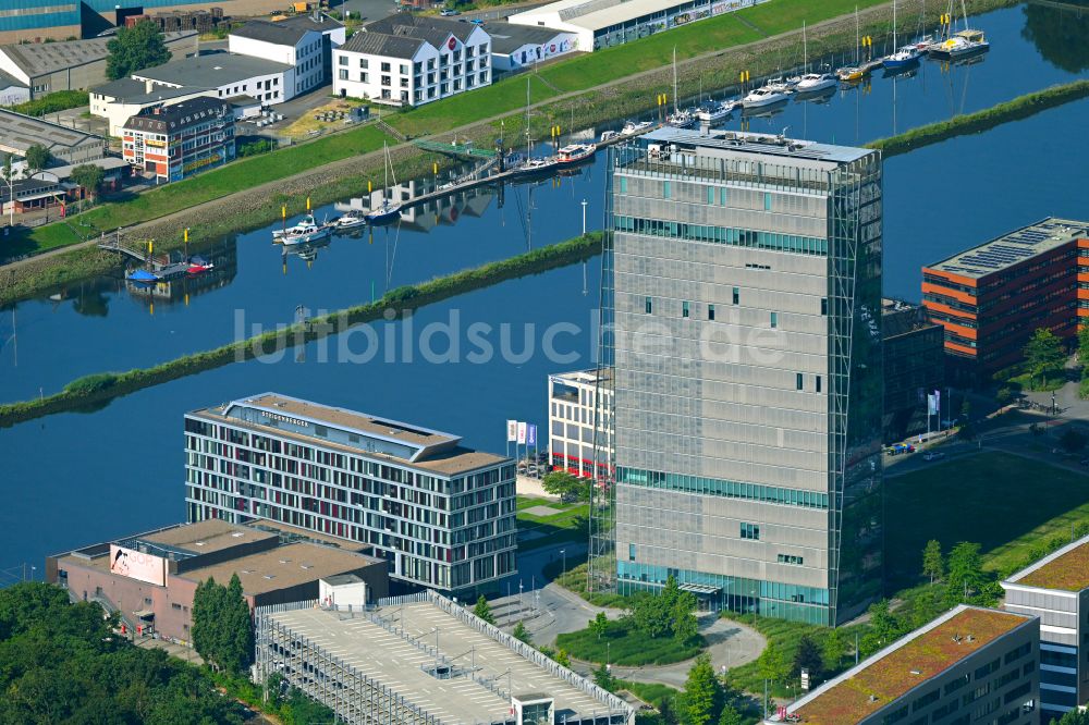 Luftbild Bremen - Büro- und Unternehmensverwaltungs- Hochhaus- Gebäude Weser Tower im Ortsteil Überseestadt in Bremen, Deutschland