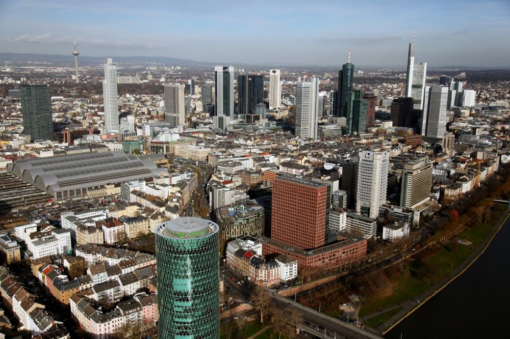 Luftbild Frankfurt am Main - Büro- und Unternehmensverwaltungs- Hochhaus- Gebäude Westhafen Tower in Frankfurt am Main im Bundesland Hessen, Deutschland