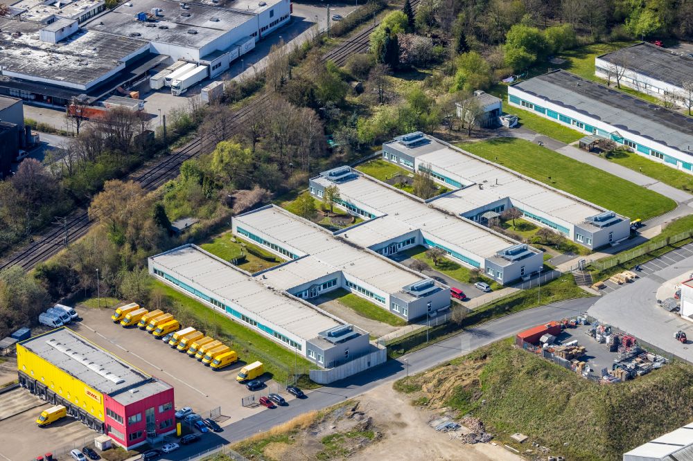 Luftaufnahme Witten - Bürogebäude und Bürocontainer am Gewerbegebiet an der Brauckstraße in Witten im Bundesland Nordrhein-Westfalen