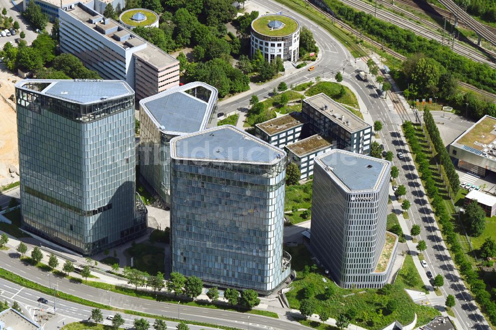 Luftbild München - Bürogebäude- Ensemble Bavaria Towers an der Truderinger Straße in München im Bundesland Bayern, Deutschland