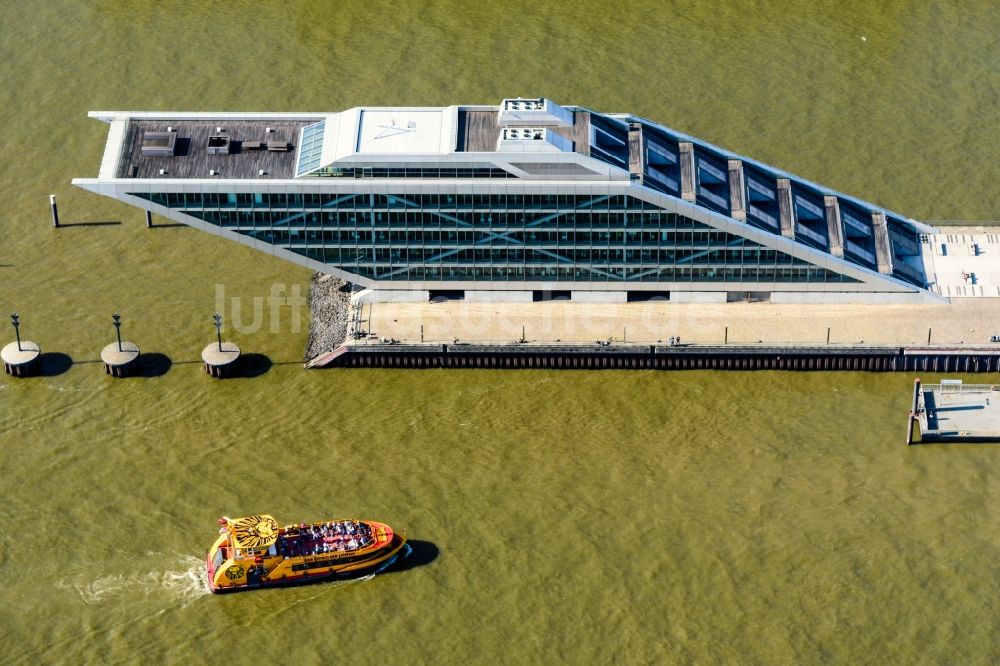 Hamburg aus der Vogelperspektive: Bürogebäude des Geschäftshauses Dockland in Hamburg, Deutschland
