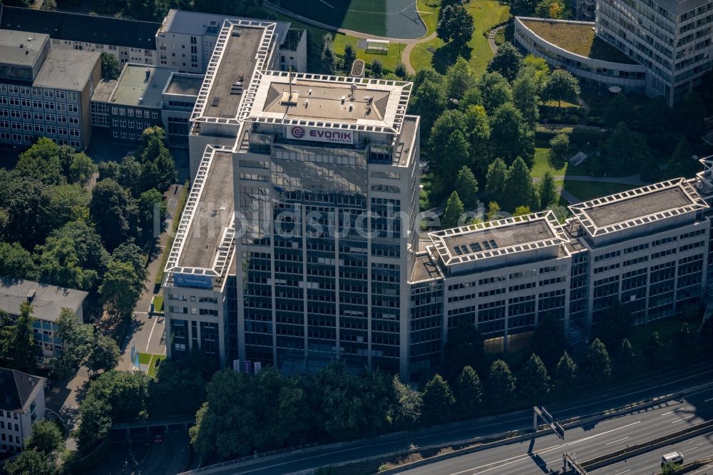 Luftaufnahme Essen - Bürogebäude des Geschäftshauses der Evonik Industries AG in Essen im Bundesland Nordrhein-Westfalen, Deutschland