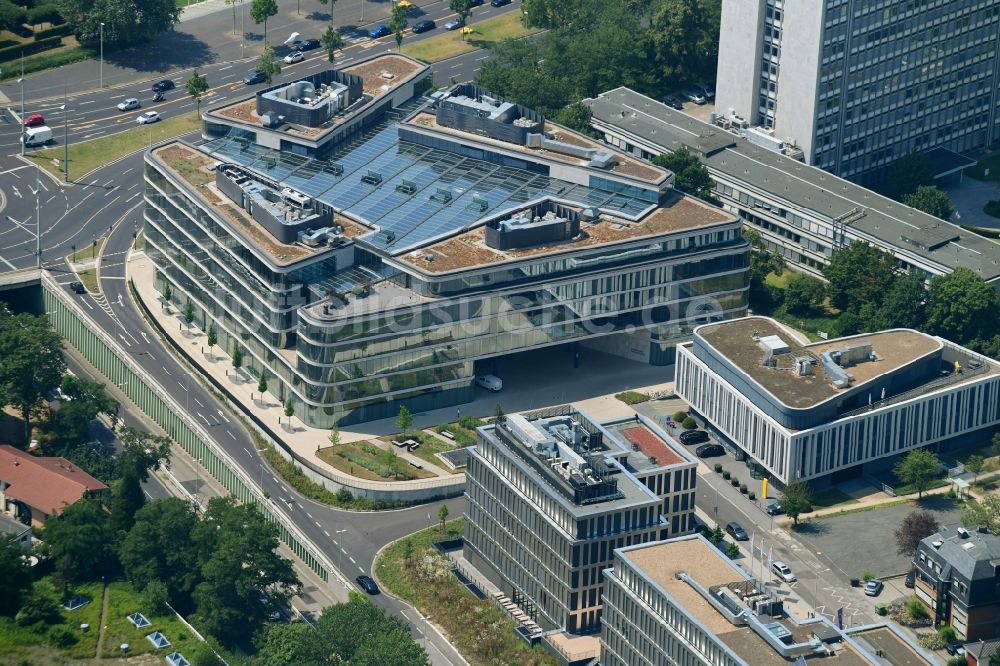 Bonn von oben - Bürogebäude des Geschäftshauses FGS Campus im Ortsteil Zentrum in Bonn im Bundesland Nordrhein-Westfalen, Deutschland