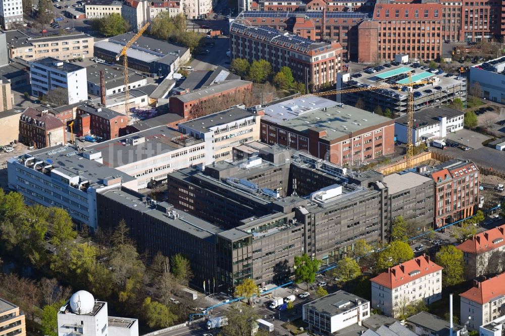 Luftbild Berlin - Bürogebäude des Geschäftshauses an der Franklinstraße im Ortsteil Charlottenburg in Berlin, Deutschland