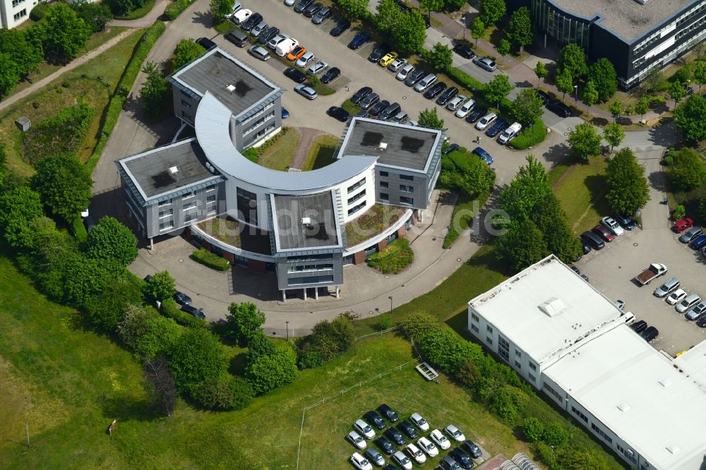 Luftaufnahme Schwerin - Bürogebäude des Geschäftshauses an der Hagenower Straße in Schwerin im Bundesland Mecklenburg-Vorpommern, Deutschland