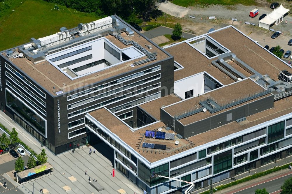 Luftaufnahme Bielefeld - Bürogebäude des Geschäftshauses der Handwerkskammer am Campus Handwerk in Bielefeld im Bundesland Nordrhein-Westfalen, Deutschland