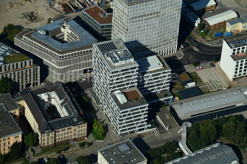 Luftaufnahme Berlin - Bürogebäude des Geschäftshauses der 50Hertz Transmission GmbH an der Heidestraße im Ortsteil Moabit in Berlin, Deutschland