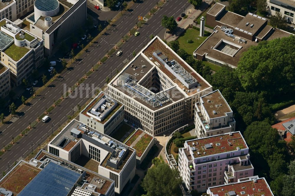 Luftaufnahme Berlin - Bürogebäude des Geschäftshauses der Konrad-Adenauer-Stiftung e.V. im Ortsteil Tiergarten in Berlin, Deutschland