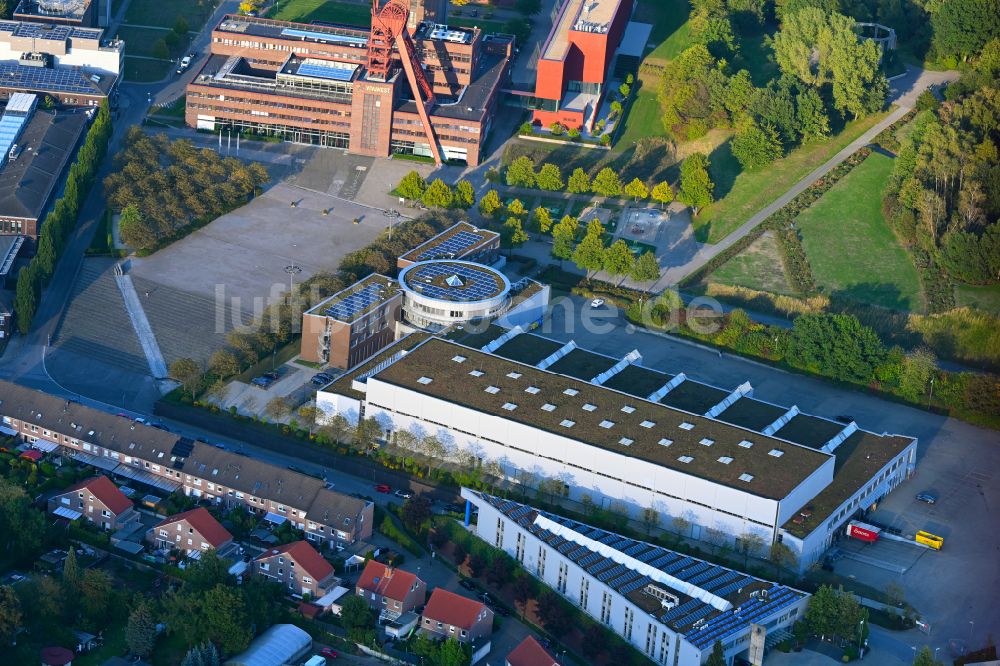 Luftaufnahme Gelsenkirchen - Bürogebäude des Geschäftshauses mit Logistikhalle in Gelsenkirchen im Bundesland Nordrhein-Westfalen, Deutschland