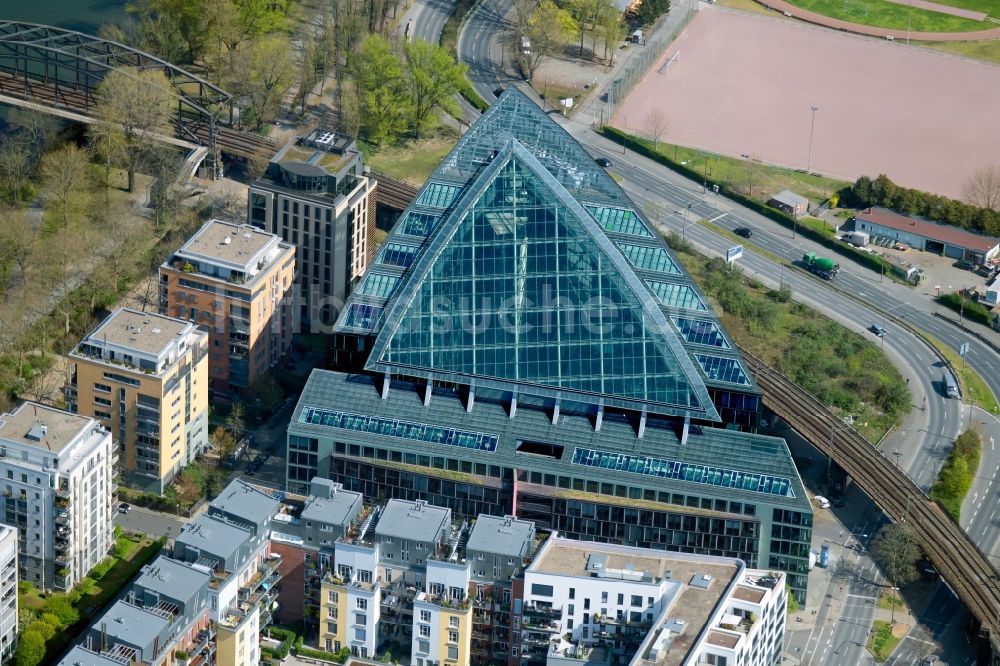 Frankfurt am Main von oben - Bürogebäude des Geschäftshauses Main - Triangel in Frankfurt am Main im Bundesland Hessen, Deutschland