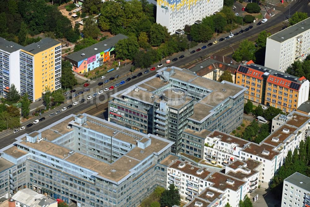 Luftbild Berlin - Bürogebäude des Geschäftshauses Möllendorff Passage im Ortsteil Lichtenberg in Berlin, Deutschland