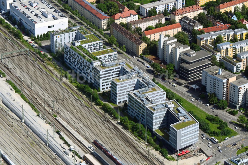 Luftaufnahme München - Bürogebäude des Geschäftshauses im Ortsteil Laim in München im Bundesland Bayern, Deutschland