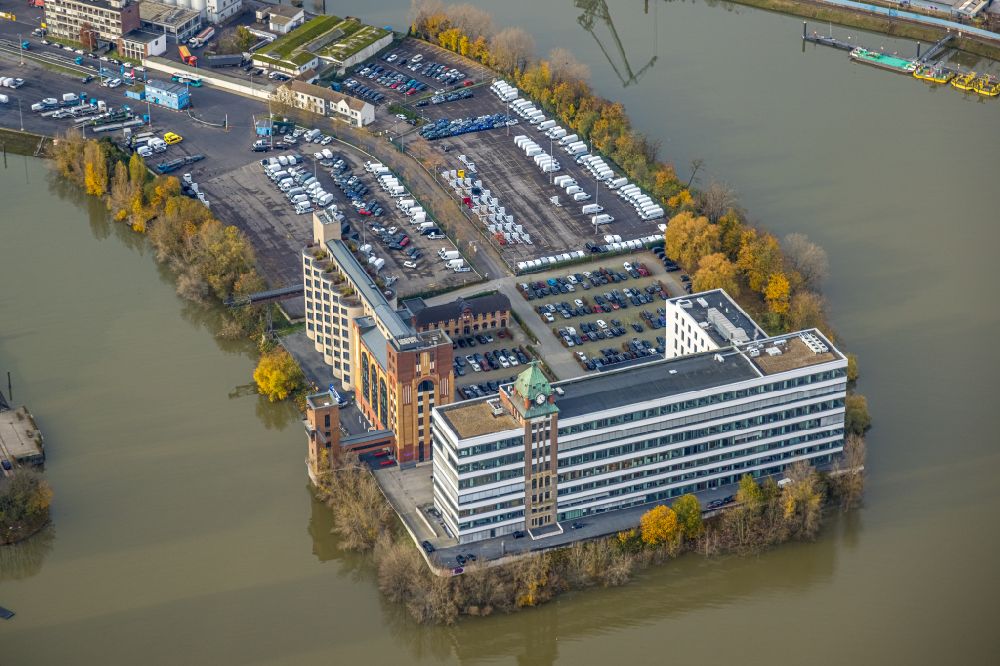 Düsseldorf von oben - Bürogebäude des Geschäftshauses an der Plange Mühle in Düsseldorf im Bundesland Nordrhein-Westfalen, Deutschland