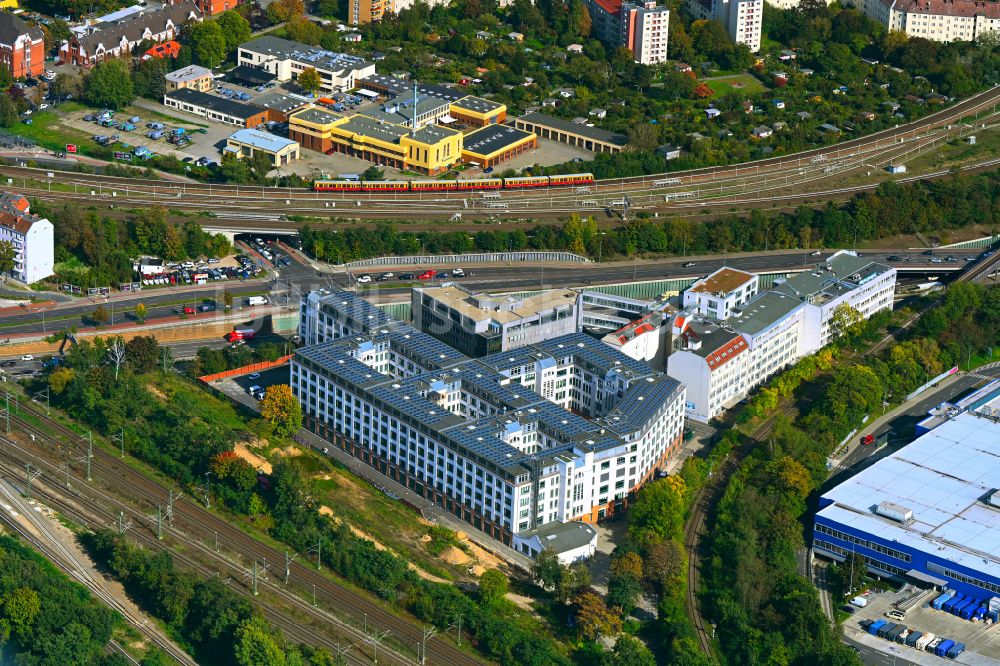 Luftaufnahme Berlin - Bürogebäude des Geschäftshauses am Sachsendamm in Berlin, Deutschland
