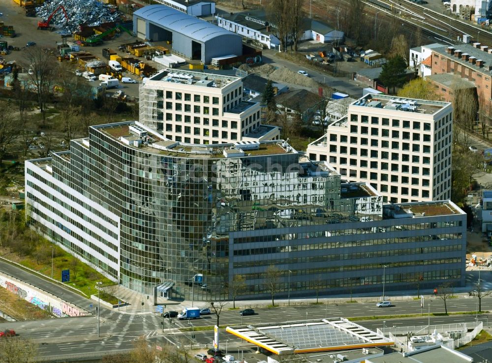 Luftaufnahme Berlin - Bürogebäude des Geschäftshauses am Sachsendamm im Ortsteil Schöneberg in Berlin, Deutschland