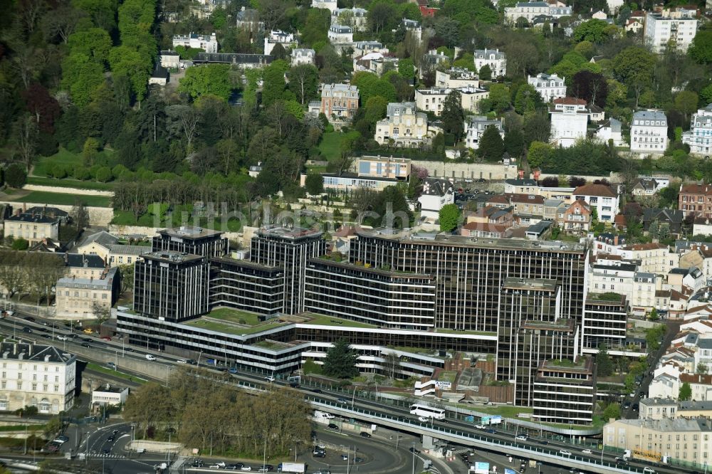 Saint-Cloud aus der Vogelperspektive: Bürogebäude des Geschäftshauses in Saint-Cloud in Ile-de-France, Frankreich