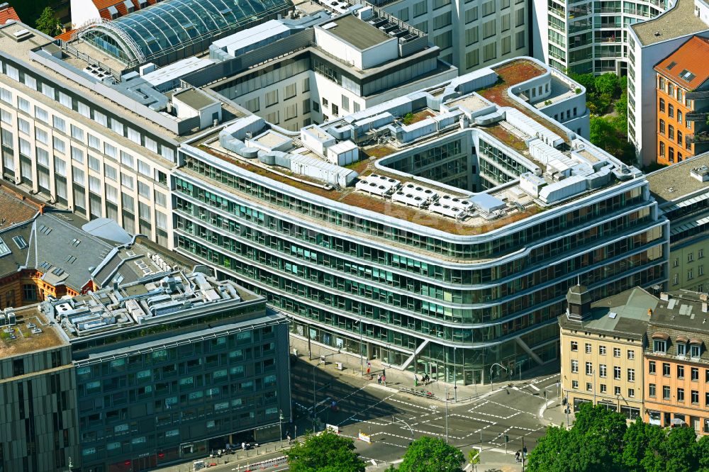 Berlin aus der Vogelperspektive: Bürogebäude des Geschäftshauses der SAP Deutschland SE & Co. KG in Berlin, Deutschland