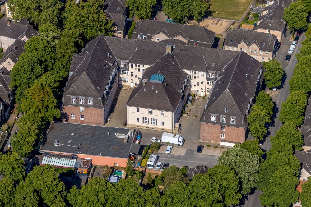 Luftbild Dinslaken - Bürogebäude des Geschäftshauses an der Stollenstraße in Dinslaken im Bundesland Nordrhein-Westfalen, Deutschland