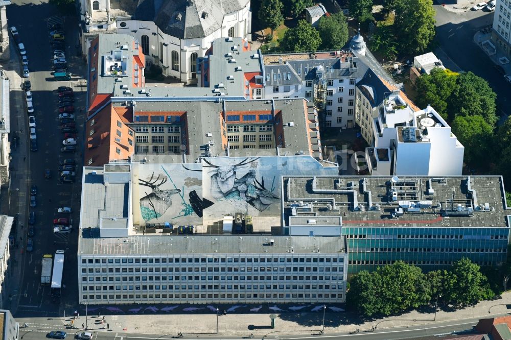 Berlin von oben - Bürogebäude des Geschäftshauses Stralauer Straße Ecke Klosterstraße im Ortsteil Mitte in Berlin, Deutschland