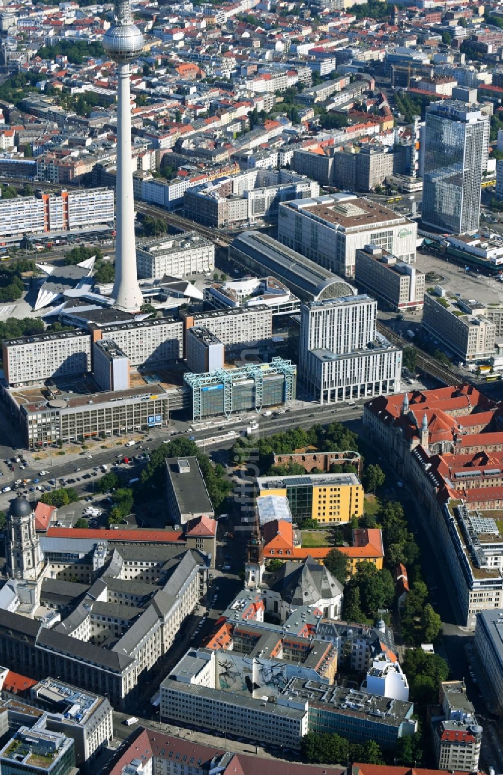 Luftaufnahme Berlin - Bürogebäude des Geschäftshauses Stralauer Straße Ecke Klosterstraße im Ortsteil Mitte in Berlin, Deutschland