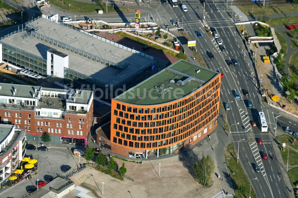 Luftbild Rostock - Bürogebäude des Geschäftshauses Am Strande in Rostock im Bundesland Mecklenburg-Vorpommern, Deutschland