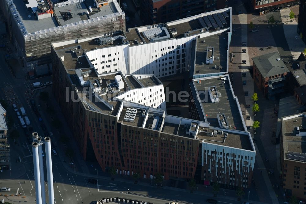 Hamburg aus der Vogelperspektive: Bürogebäude des Geschäftshauses SUMATRAKONTOR an der Überseeallee in Hamburg, Deutschland