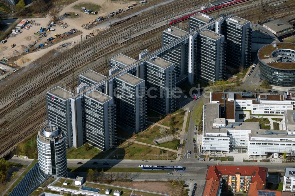 München von oben - Bürogebäude des Geschäftshauses Ten Towers an der Dingolfinger Straße in München im Bundesland Bayern, Deutschland