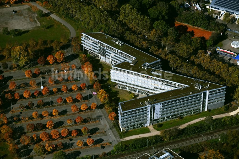 Luftaufnahme Mannheim - Bürogebäude des Geschäftshauses an der Theodor-Heuss-Anlage in Mannheim im Bundesland Baden-Württemberg, Deutschland