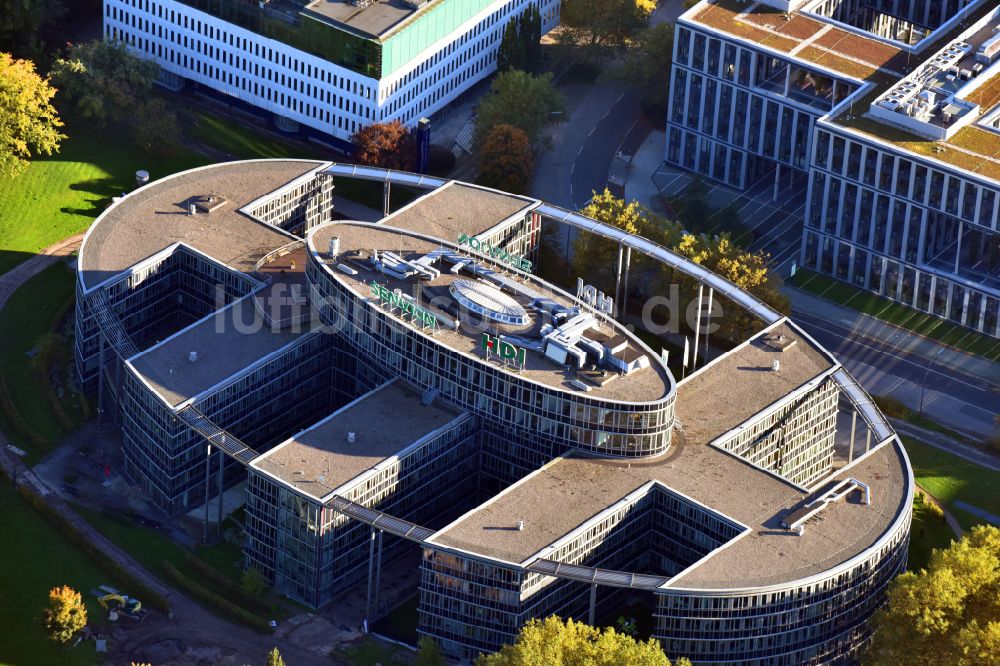 Luftbild Hamburg - Bürogebäude Oval Office im Geschäftsviertel City Nord am Überseering in Hamburg