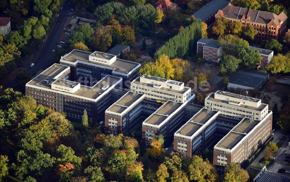 Berlin von oben - Bürogebäudekomplex des Unternehmens Vattenfall Europe GmbH an der Puschkinallee in Berlin - Alt-Treptow