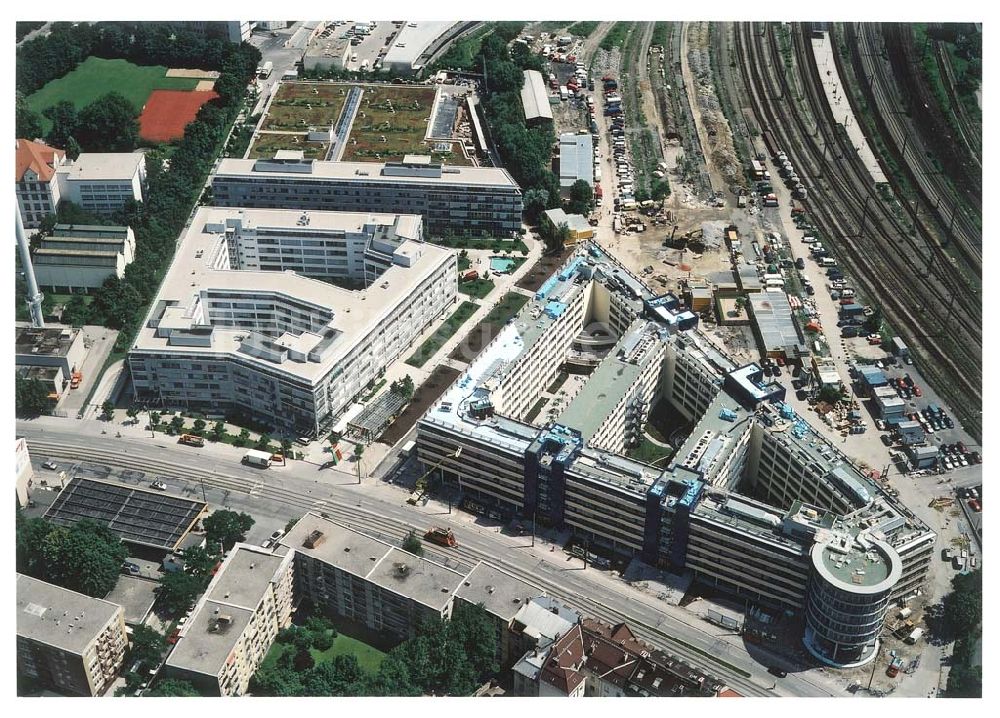 Luftbild München - Haidhausen - Bürokomplex Einstein 1 und 2 der HVB - Projekt GmbH an der Grillparzer Straße in München - Haidhausen.