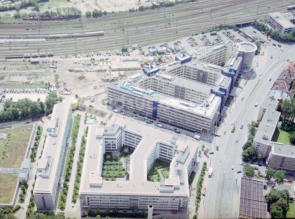 Luftbild München - Haidhausen - Bürokomplex Einstein 1 und 2 der HVB - Projekt GmbH an der Grillparzer Straße in München - Haidhausen.