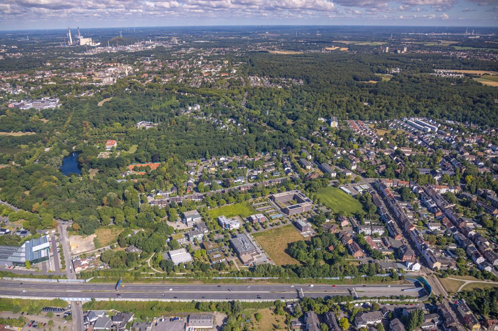 Luftbild Gelsenkirchen - Büropark Schloss Berge und Finanzamt nördlich der Bundesautobahn A2 in Gelsenkirchen im Bundesland Nordrhein-Westfalen