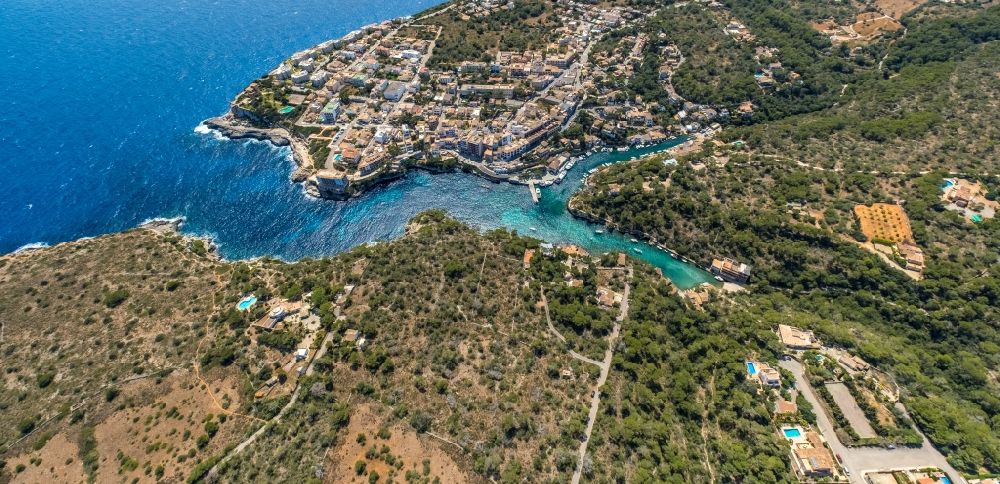 Luftbild Cala Figuera - Bucht entlang der Meeres- Küste in Cala Figuera in Balearische Insel Mallorca, Spanien